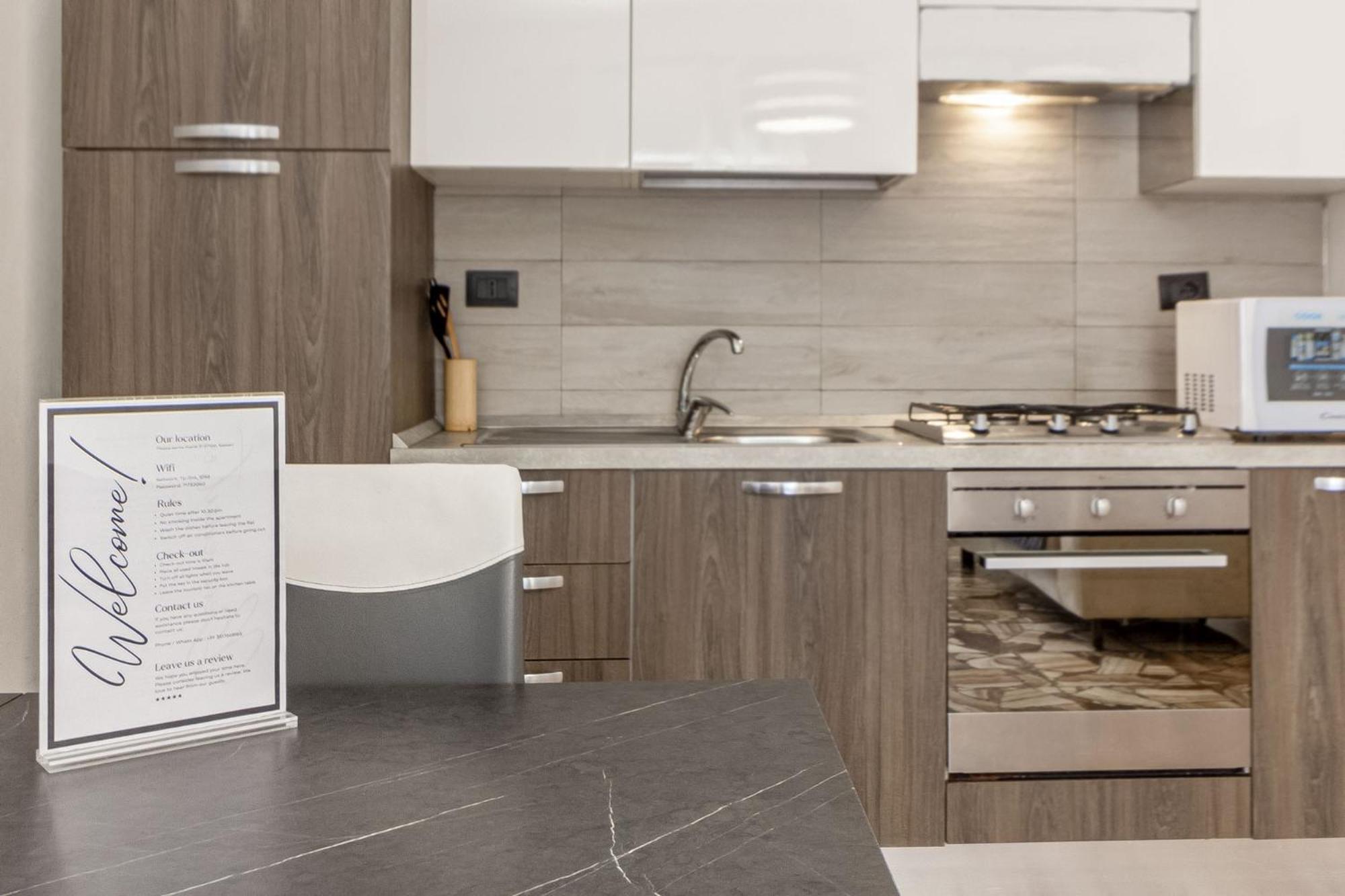 Lovely Piazza Santa Maria Apartment サッサリ エクステリア 写真